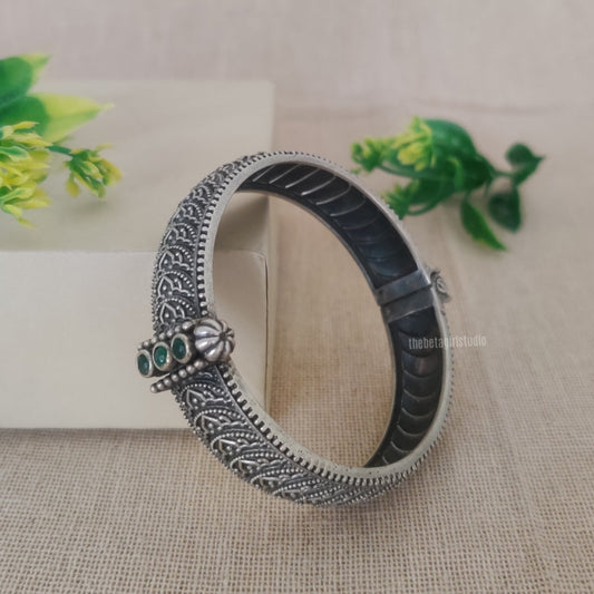 Oxidised kada