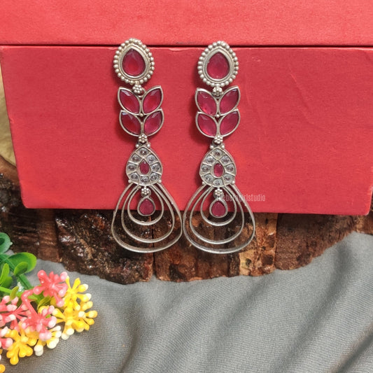 "Karara" Silver Look Alike Oxidized Earring