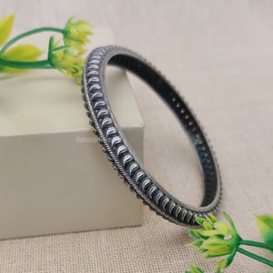 “Adya” Silver Look Alike Oxidised Kada “Adya” Silver Look Alike Oxidised Kada