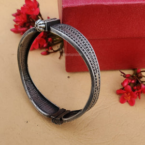 “Iaan” Silver Look Alike Oxidised Kada “Iaan” Silver Look Alike Oxidised Kada