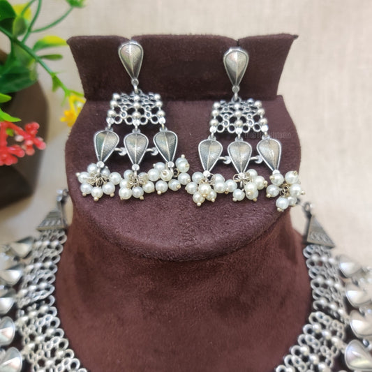 "Rivayat" silver look alike Choker