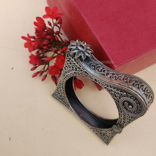 "Emani" Silver Look Alike Oxidised Kada