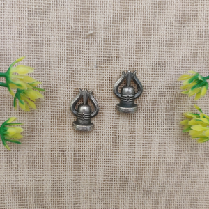 "Trieye" Silver look Alike Studs "Trieye" Silver look Alike Studs
