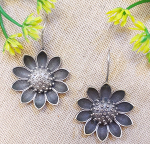 Sunflower dangle earring Sunflower dangle earring