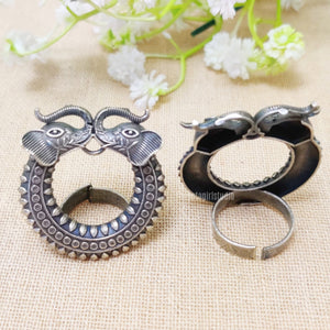 Round elephant oxidised ring Round elephant oxidised ring