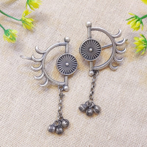 "Coin" Silver Look Alike Oxidised Earcuff "Coin" Silver Look Alike Oxidised Earcuff