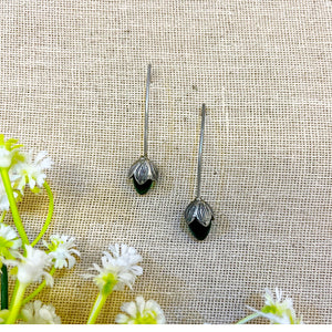"Ivy" Silver Look Alike Stone Earing "Ivy" Silver Look Alike Stone Earing