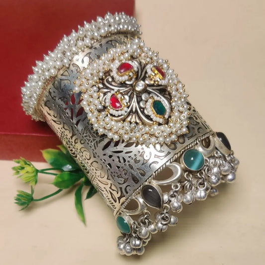 iOxdised hadncuff navratri