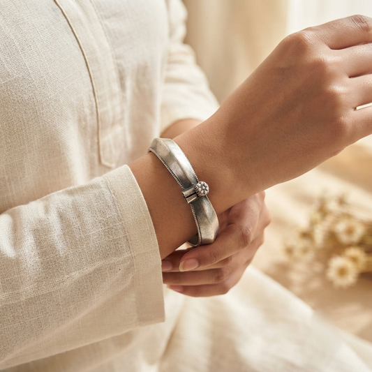 "Feya"Silver Look Alike Oxidized Kada