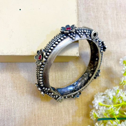 "Vritta" Silver Look Alike Oxidized Kada