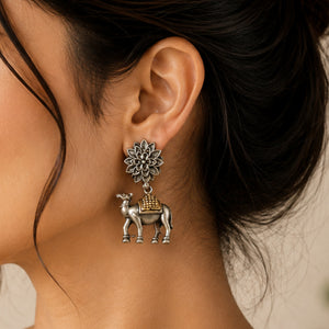 "Camel"Silver Look Alike Dual Tone Earring "Camel"Silver Look Alike Dual Tone Earring