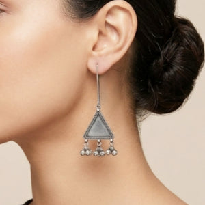 "Elara"Silver Look Alike Oxidized Earring "Elara"Silver Look Alike Oxidized Earring