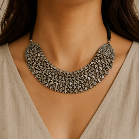 "Humid"Silver Look Alike Choker