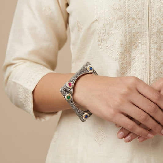 "Sqaury" Silver Look Alike Kundan Kada