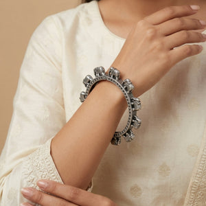 "Gajini"Silver Look Alike Oxidized Kada "Gajini"Silver Look Alike Oxidized Kada