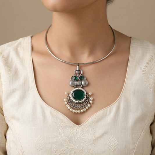 "Shell"Silver Look Alike Stone Choker