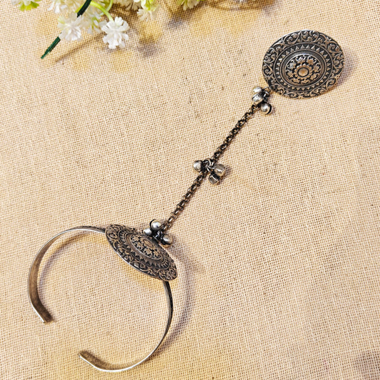 "Savira"Silver Look Alike Oxidized Bracelets