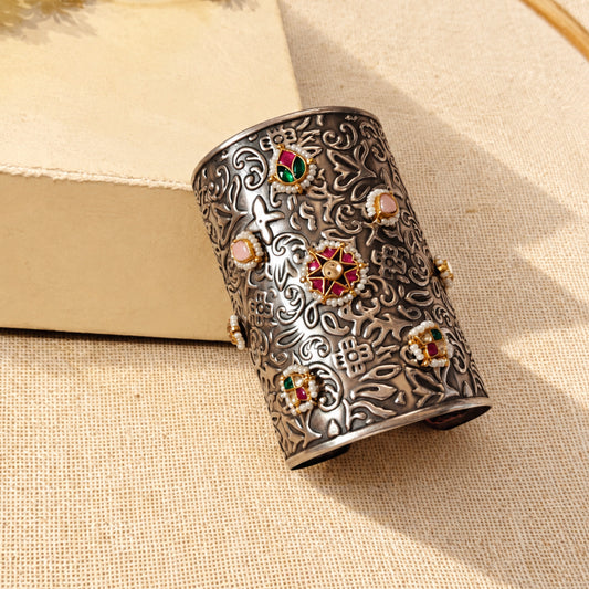 "Precious" Silver Look Alike Kundan Handcuff