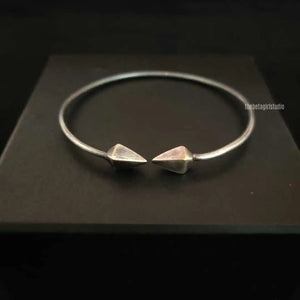 Arrow shaped kada Bracelet Arrow shaped kada Bracelet