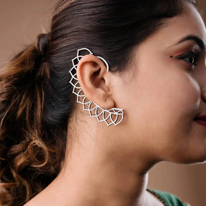 “Nitya” Silver Look Alike Oxidised Earcuff “Nitya” Silver Look Alike Oxidised Earcuff
