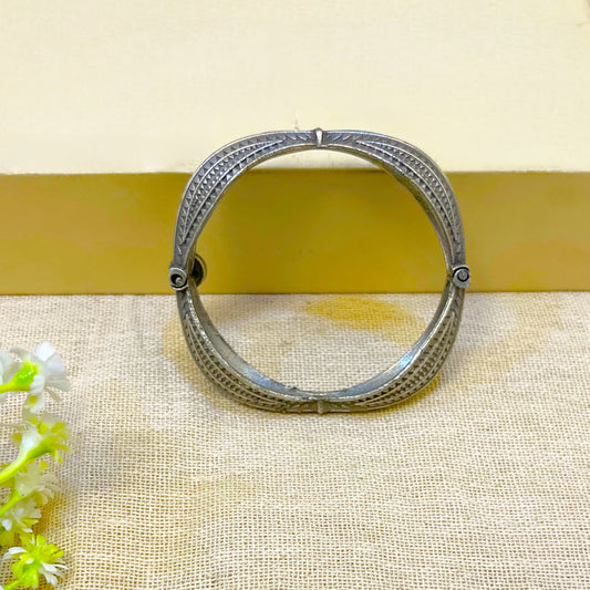 "Simple Regular" Silver Look Alike Oxidised Kada