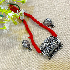 Red choker necklace set Red choker necklace set