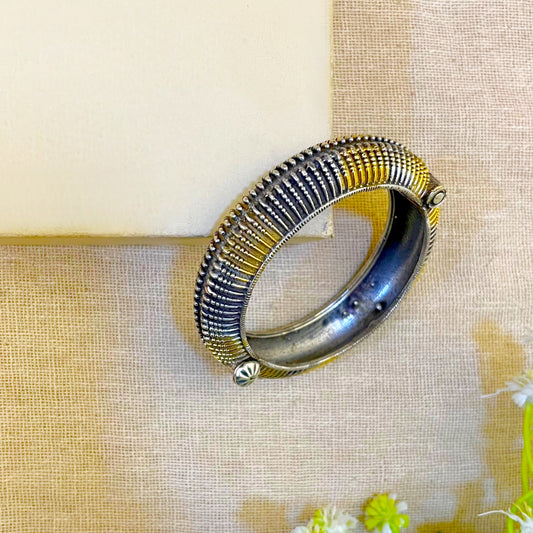 "Magnetic" Silver Look Alike Dual Tone Kada