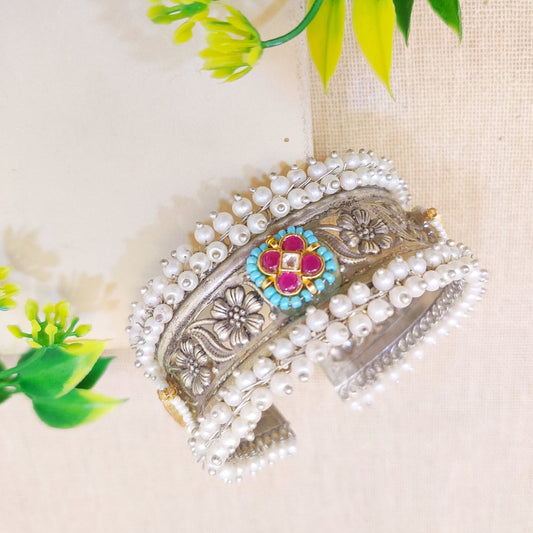 "Prapti" Silver Look Alike Kundan Handcuff