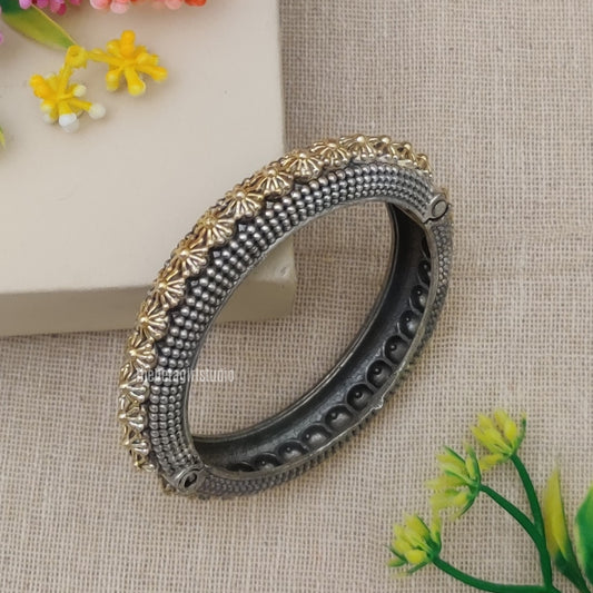 "Geetanjali" Silver Look Alike Dual Tone Kada