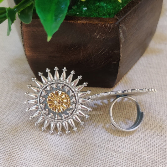 "Chakra" silver look alike dule tone Ring