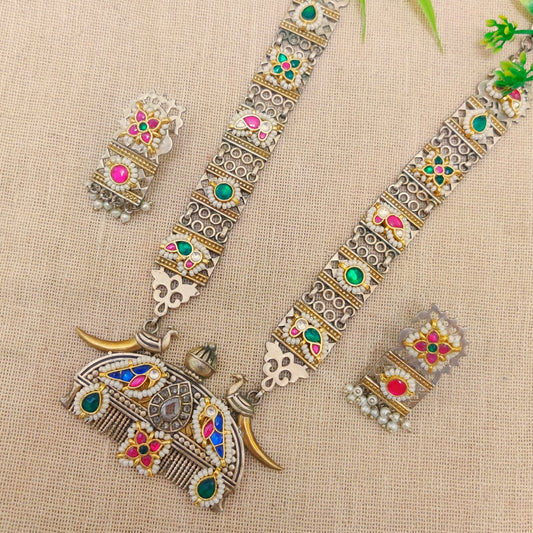 "Sivara" Silver Look Alike Kundan Necklace