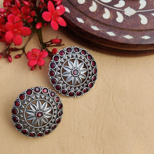 “Golakar” Silver Look Alike Oxidised Stud