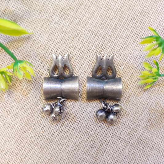 "Trillin" Silver Look Alike Stud Earrings