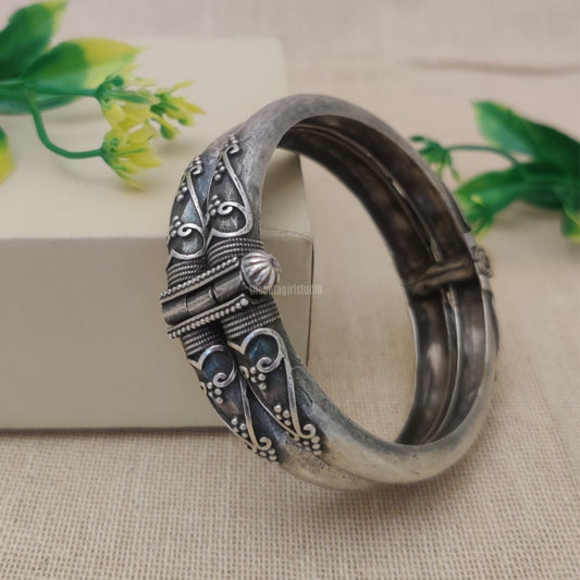 "Vintage Style" Silver Look Alike Kada