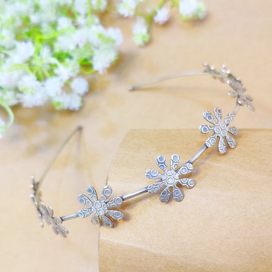 "Farnez" Silver Look Alike Hairpins