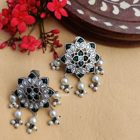 “Prati” Silver Look Alike Oxidised Stud