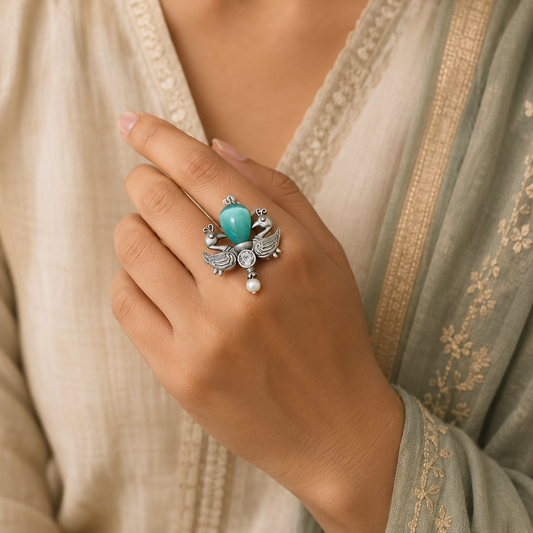 "Vintage"Silver Look Alike Oxidized Ring