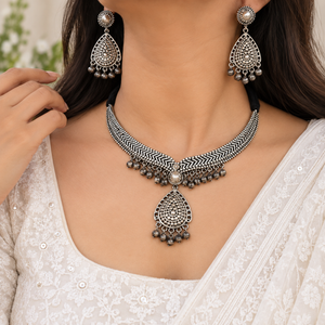 "Dolera"Silver Look Alike Oxidized Choker