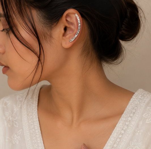 "Zoya"Silver Look Alike Oxidized Earcuff