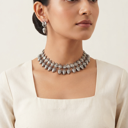 "Sleet"Silver Look Alike Oxidized Choker