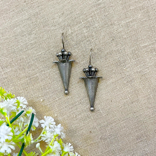 “Kuh” Silver Look Alike Oxidised Dangler