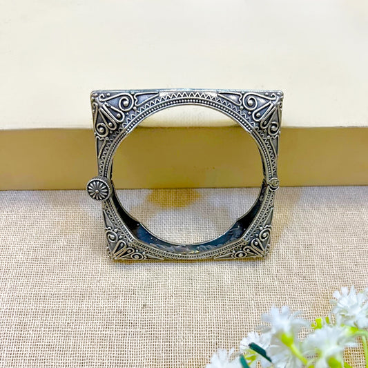 "Square" Silver Look Alike Oxidised Kada