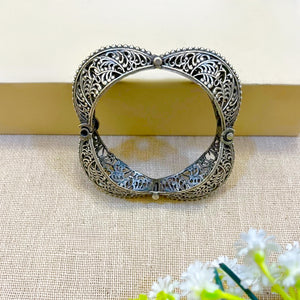 "Designer Up and Down Shaped" Silver Look Alike Oxidised Kada