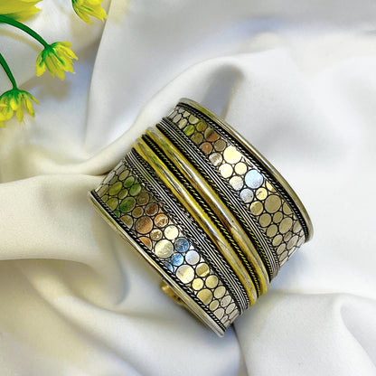 Dual tone ethnic handcuff
