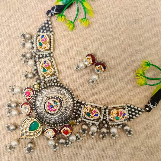 "Sundara" Silver Look Alike Kundan Studded Choker