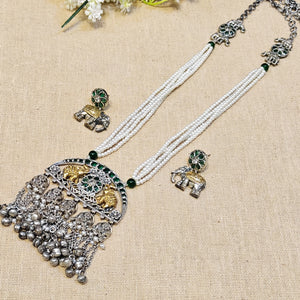 Decorative necklace