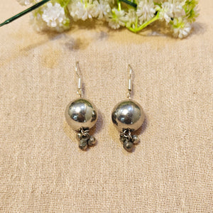 "Muse"Silver Look Alike Oxidized Dangler