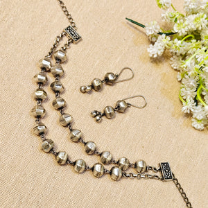 "Doublebeeds"Silver Look Alike Oxidized Choker