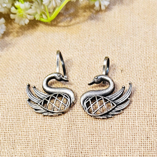 "Dew"Silver Look Alike Earcuff