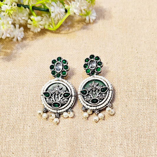 "Ivyy"Silver Look Alike Stone Earring